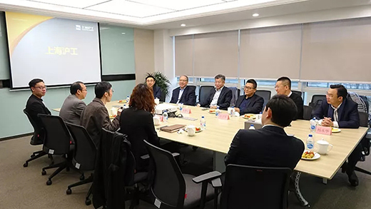 復(fù)旦大學管理學院院長陸雄文教授一行蒞臨滬工參觀指導